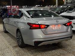 نيسان ألتيما